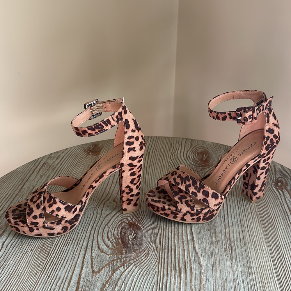 Chinese Laundry Los Angeles Addey chunky heel. Leopard print.
